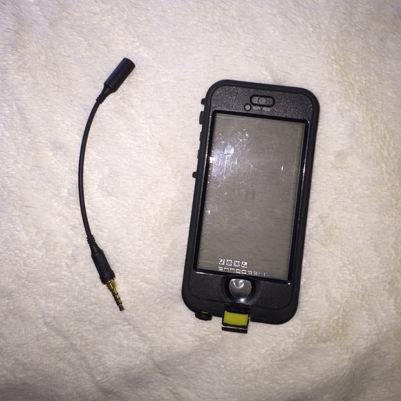 iPhone 5, 5s nude life proof case