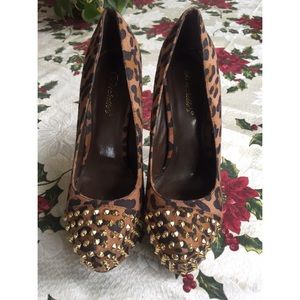 Super cute Leopard studded heels