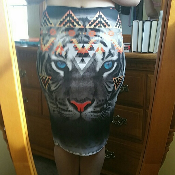 NWOT White Bengal Tiger Tribal Print Midi Skirt - Picture 3 of 4