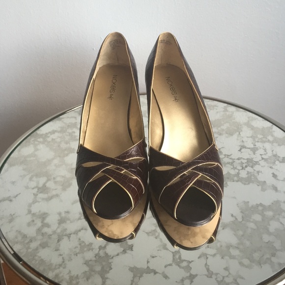 Peep toe heel - Picture 2 of 3