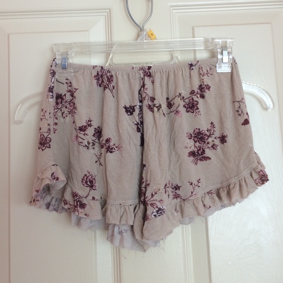 flowery vodi shorts!