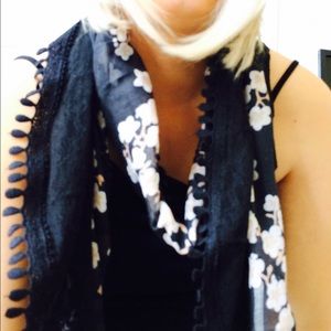 H&M scarf