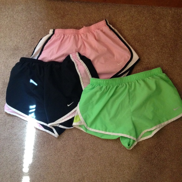 Lot 3 small Nike shorts - Picture 1 of 1