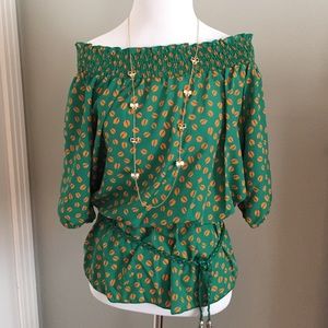 🆕 NWT! Green Off the Shoulder Blouse