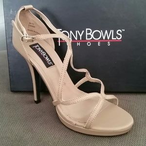 Tony Bowls nude heel Cassie taupe size 7.  New.