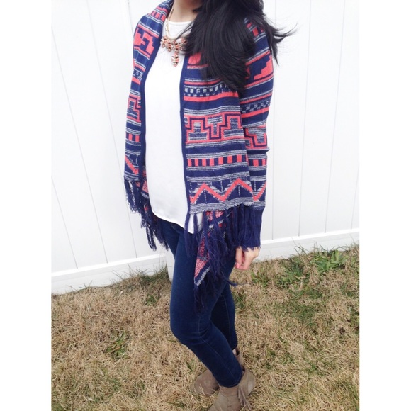 🚫sold in ️bundle 🚫Printed Cardigan 🎀 - Picture 2 of 3