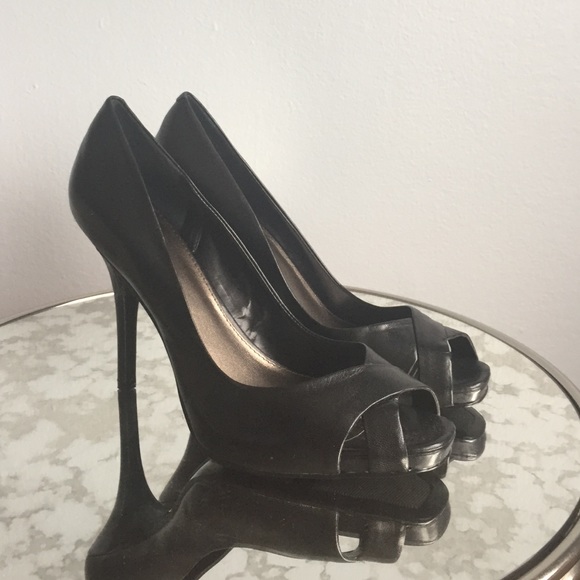 NWOT Peep Toe platform pump