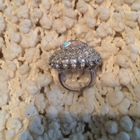 Cocktail ring - Picture 2 of 2
