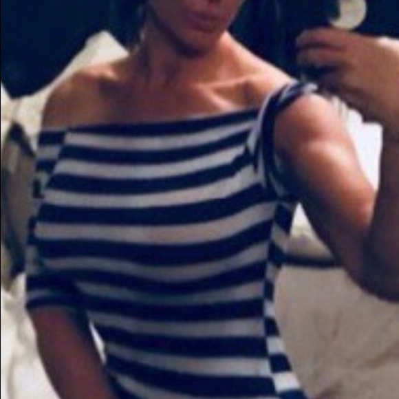 Dress- off the shoulder, fits like a dream!, - Picture 5 of 5