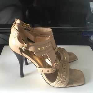 Michael kors sandal heel
