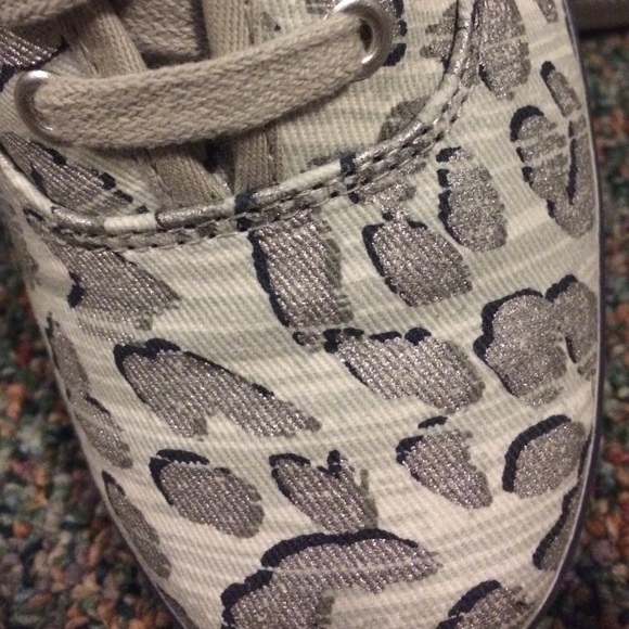 Keds - Picture 2 of 4