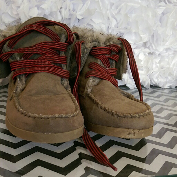 Fur boots