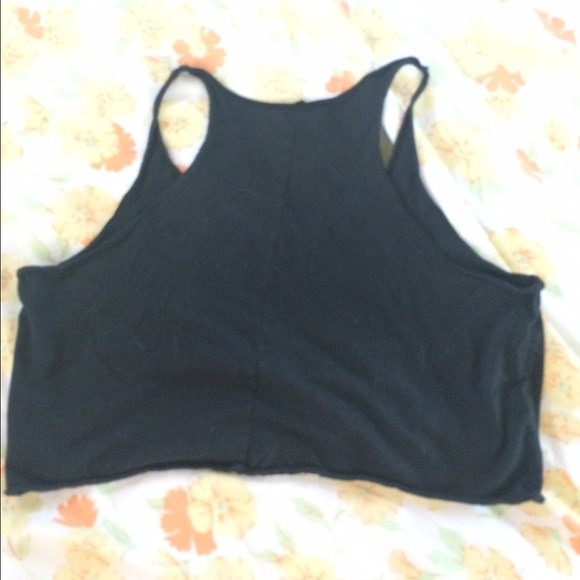 black crop top - Picture 2 of 4