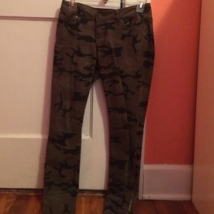 Camo skinny jeans