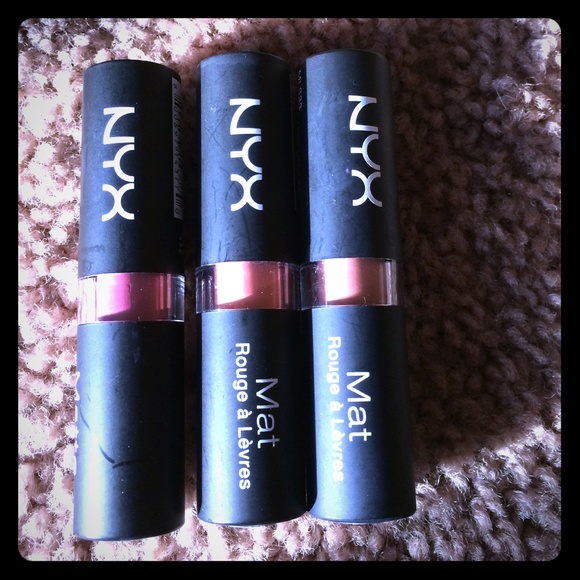 Nyx lipstick