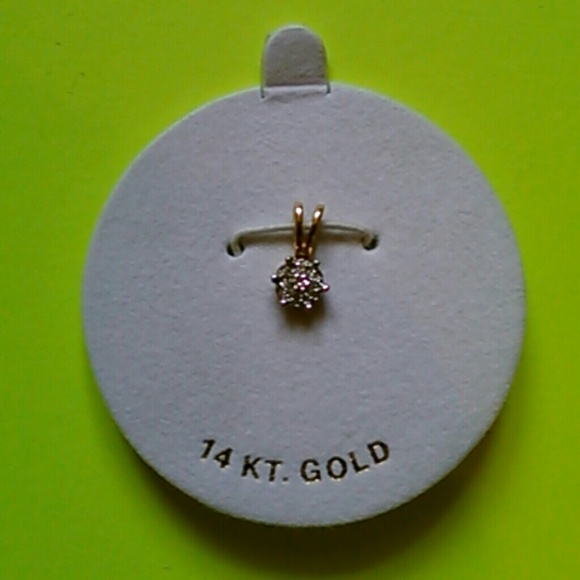 *** SOLD***  14K Pendant ( 0.6g )