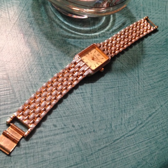 Panther Quartz Wrist Watch - Picture 2 of 3