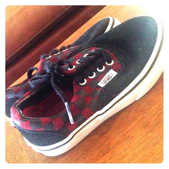 Boy vans toddler