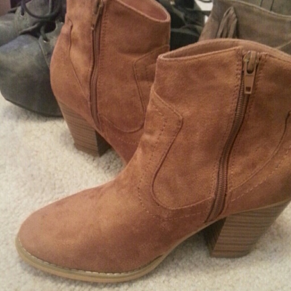 Booties - Picture 4 of 4