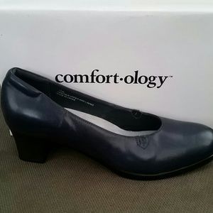 Comfortology Bright Navy Pump new in box 11 wide