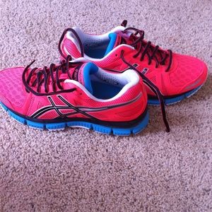 Asics  gel neo 33/pinkish baby blue black