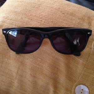 AUTHENTIC RAY-BAN WAYFARER - NEGOTIABLE
