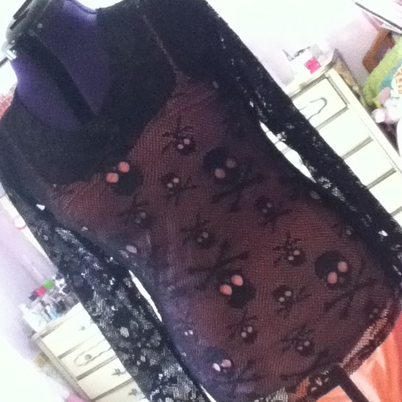 Hot Topic Tops - Hot topic royal bones skull mesh top