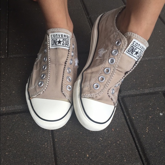 Converse size 7