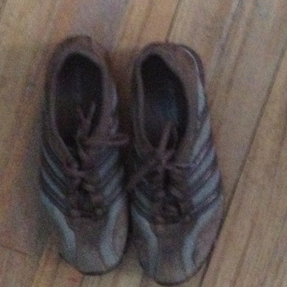 Brown low top Skechers