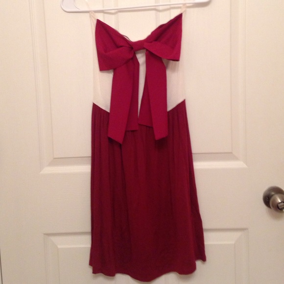 Maroon and white strapless dress w/ a bow - Picture 1 of 1