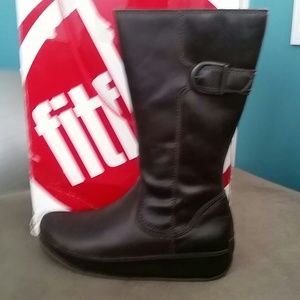 Fitflop chocolate boot new in box