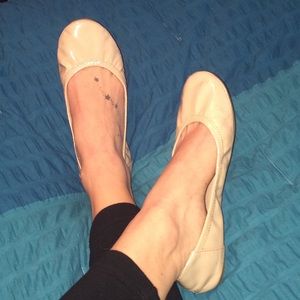 VINCE CAMUTO beige, leather ballet flats