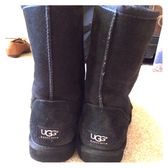 Black UGGS - size 8, great condition !!