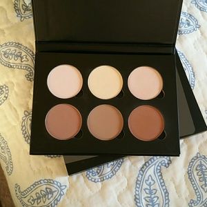 Anastasia contour palette