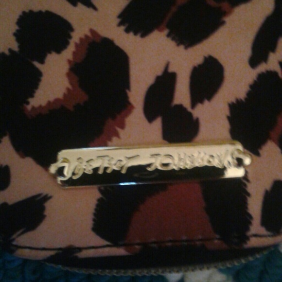 Betsey Johnson Contact Case (leopard print) - Picture 2 of 4