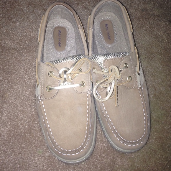 Look a like sperrys with gold