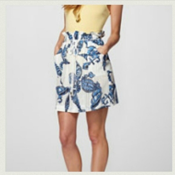 Lilly Pulitzer Dresses & Skirts - Lilly pulitzer falling in love skirt