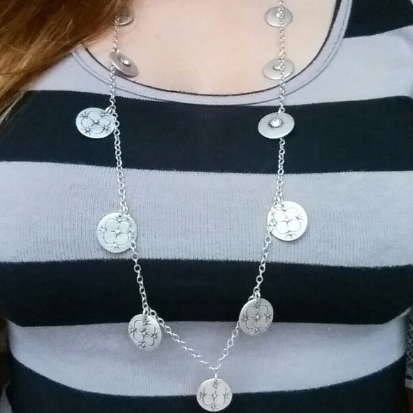 Express long necklace