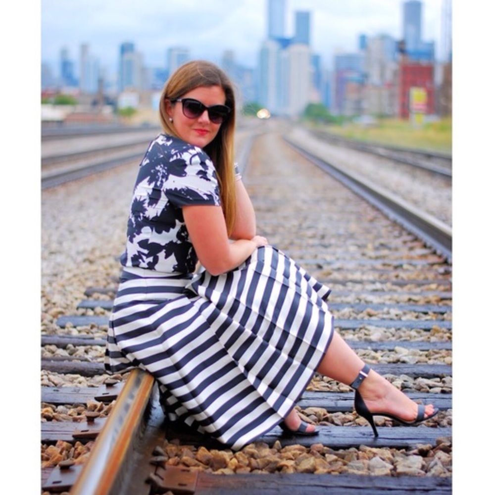 🌲Buy 1 Get 1 Free🌲 Pleated Midi Skirt - Picture 3 of 4