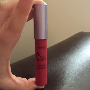 Tarte lip matte in Fiery red