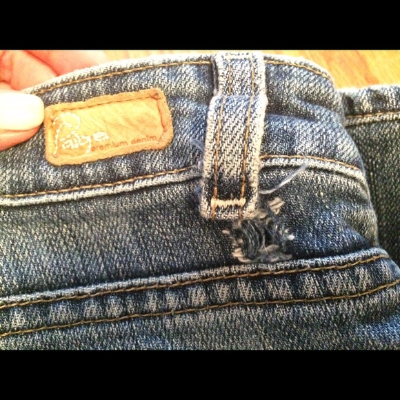 Paige denim size:26 LAUREL CANYON - Picture 3 of 4