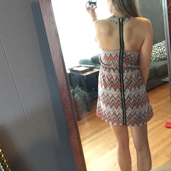 🚫SOLD🚫Zip-up Aztec dress - Picture 4 of 4