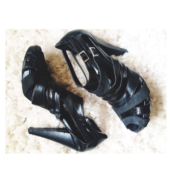 Black Heels strappy