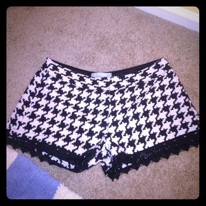 Black&white houndstooth shorts, black lace trim
