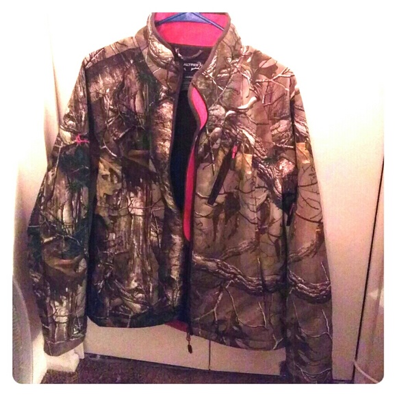 REALTREE woman's winter coat.