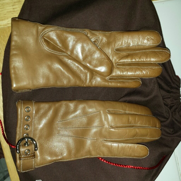 SOLD!!!! Authentic Coach Super Soft Leather Gloves