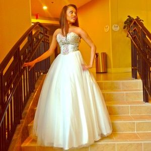 Selling a Prom Dress