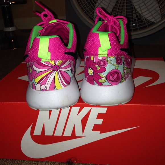 Nike Customized RosheRun