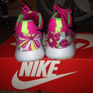 Nike Customized RosheRun