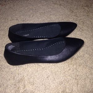 Old Navy Black Flats Size 7